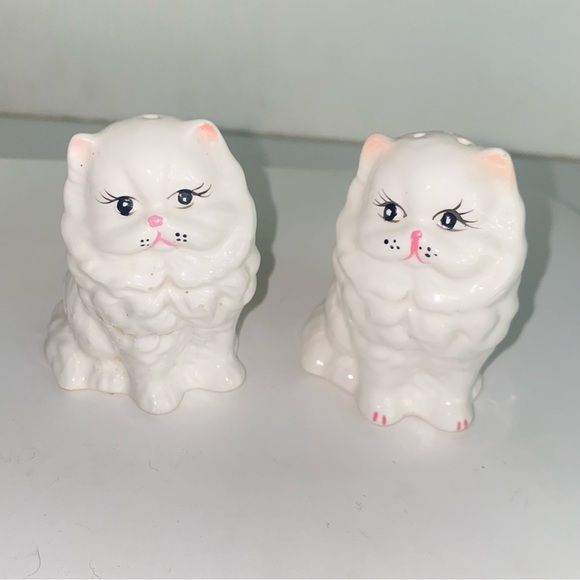 Vintage White Persian Cat Salt & Pepper Shaker Set - Picture 15 of 15